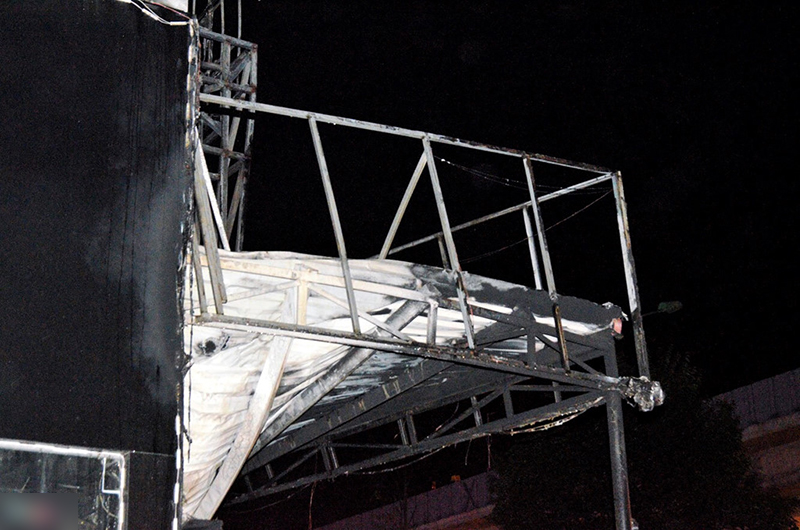 Hiện trường vụ cháy quán trà sữa Royal Tea ở Hồ Gươm Plaza